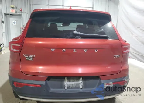 2019 Volvo Xc40 T5 Momentum z USA, uszkodzony, nr VIN YV4162XZ1K2010009